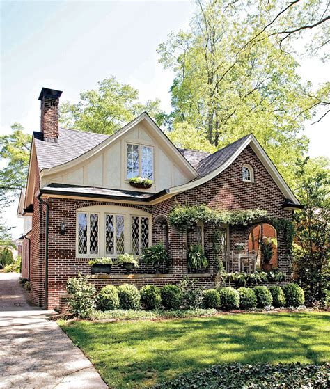 cottage tudor|pictures of tudor style houses.